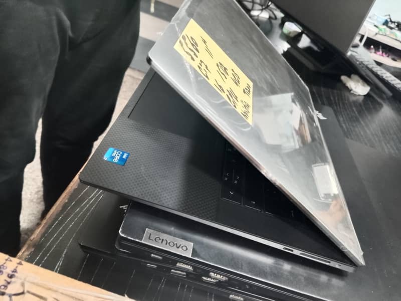 Dell precision 5560 1