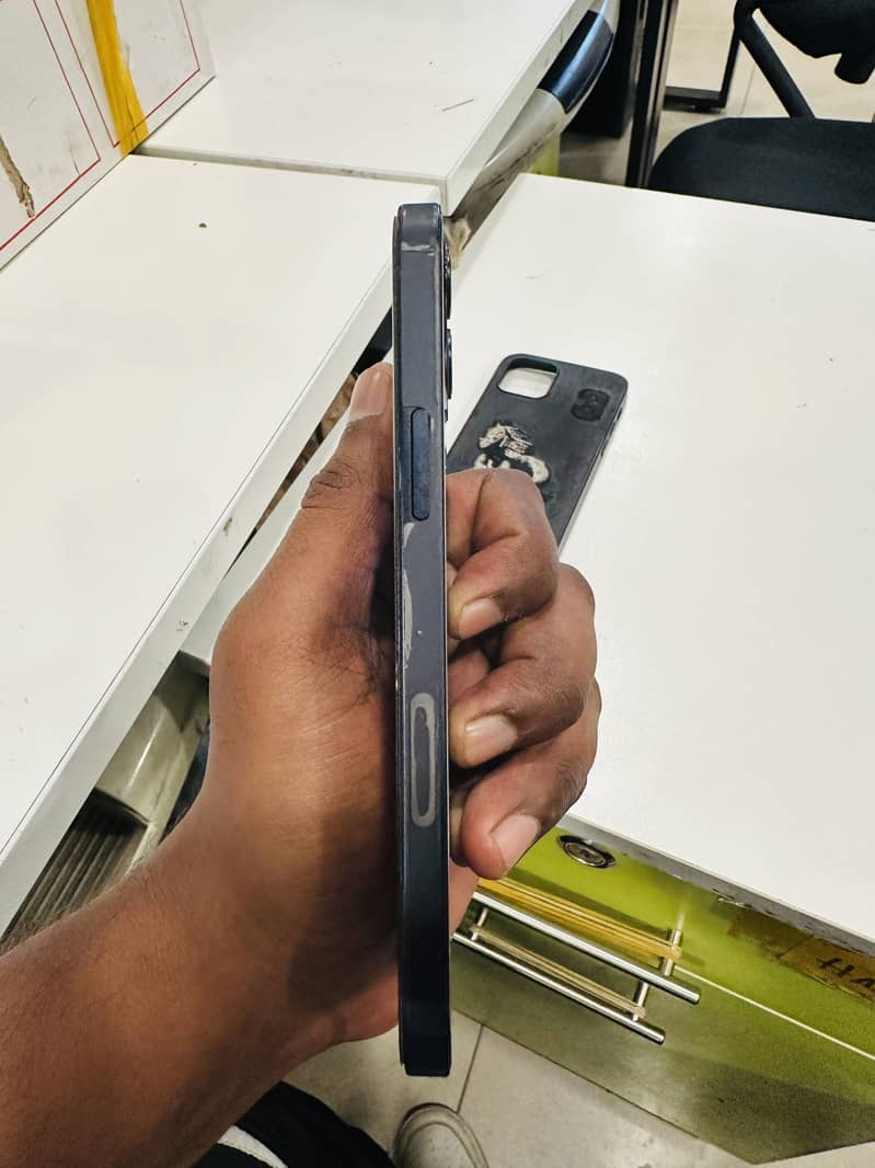 Apple iPhone 12 5