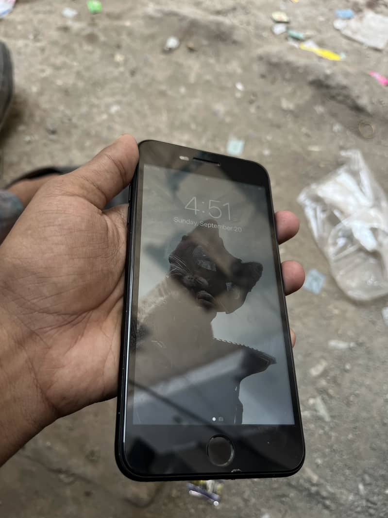 Apple iPhone 7 Plus 3