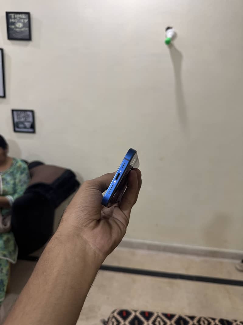 iPhone 12 5