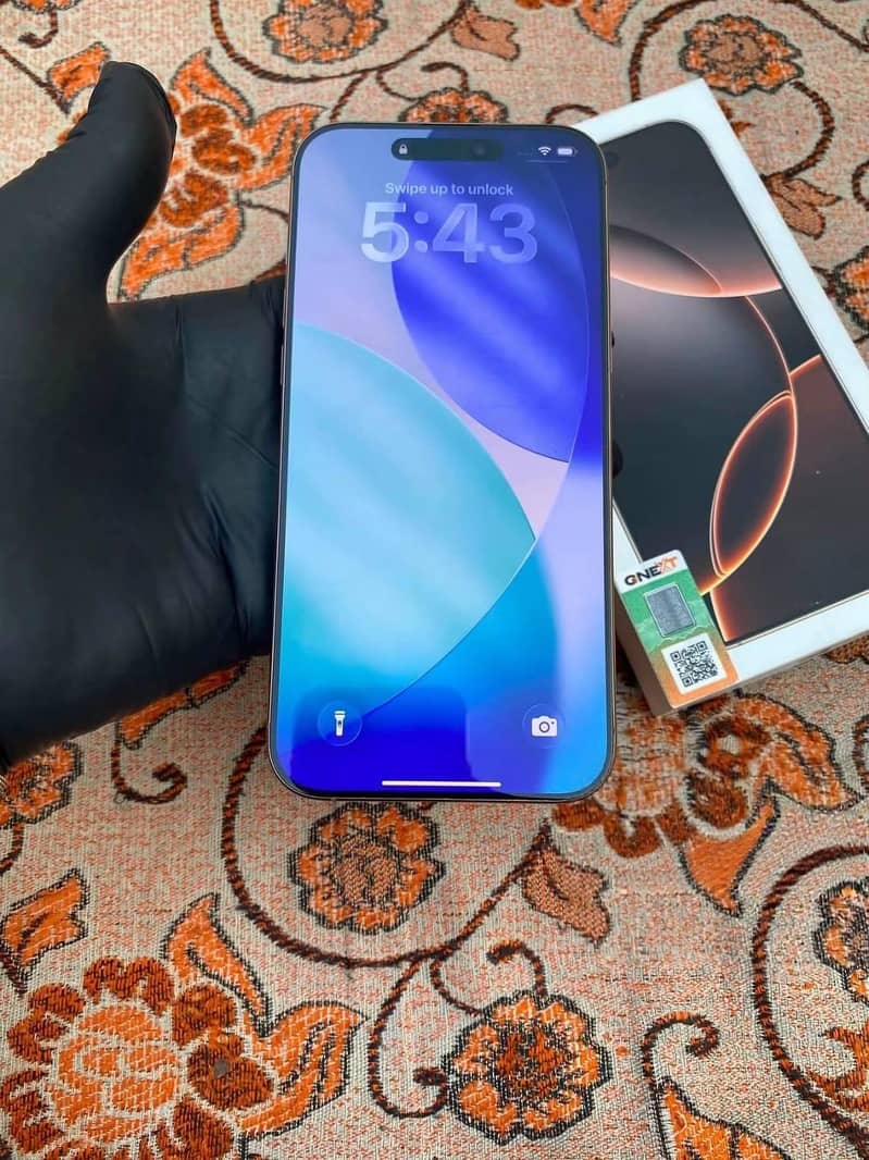 Apple iPhone 16 Pro Max 1