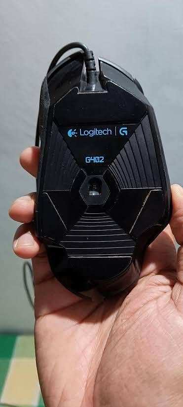Logitech g402 mouse 1