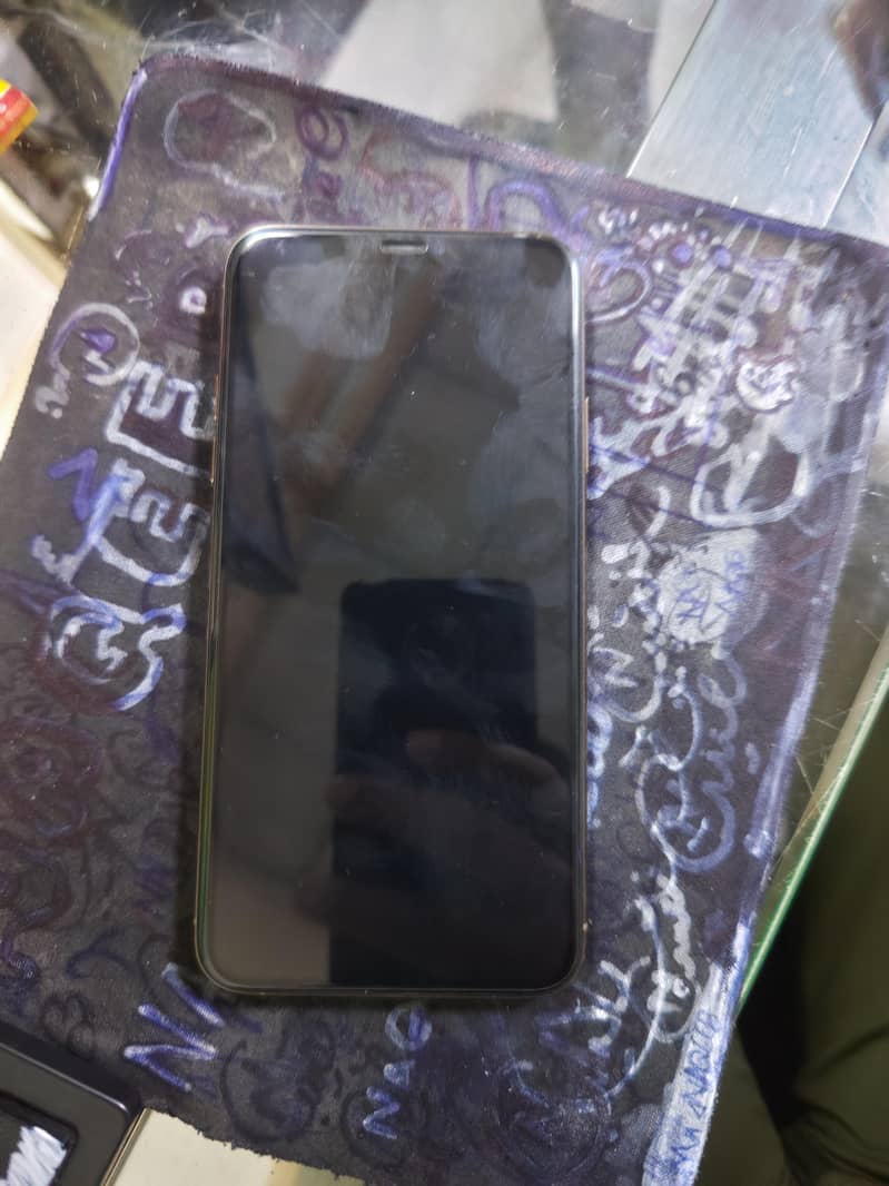 Apple iPhone 11 Pro Max 1