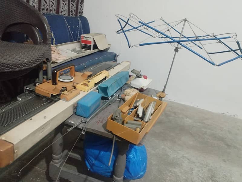 Knitting Machine 0