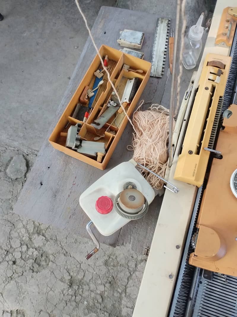 Knitting Machine 3