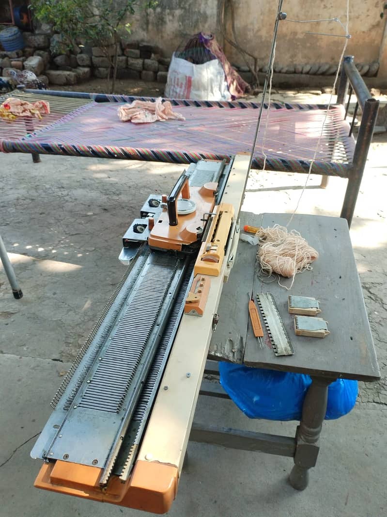 Knitting Machine 4