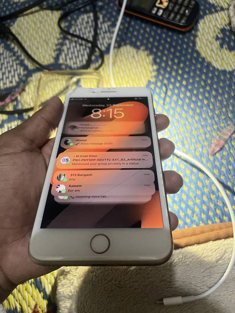 Apple iPhone 8 Plus 1