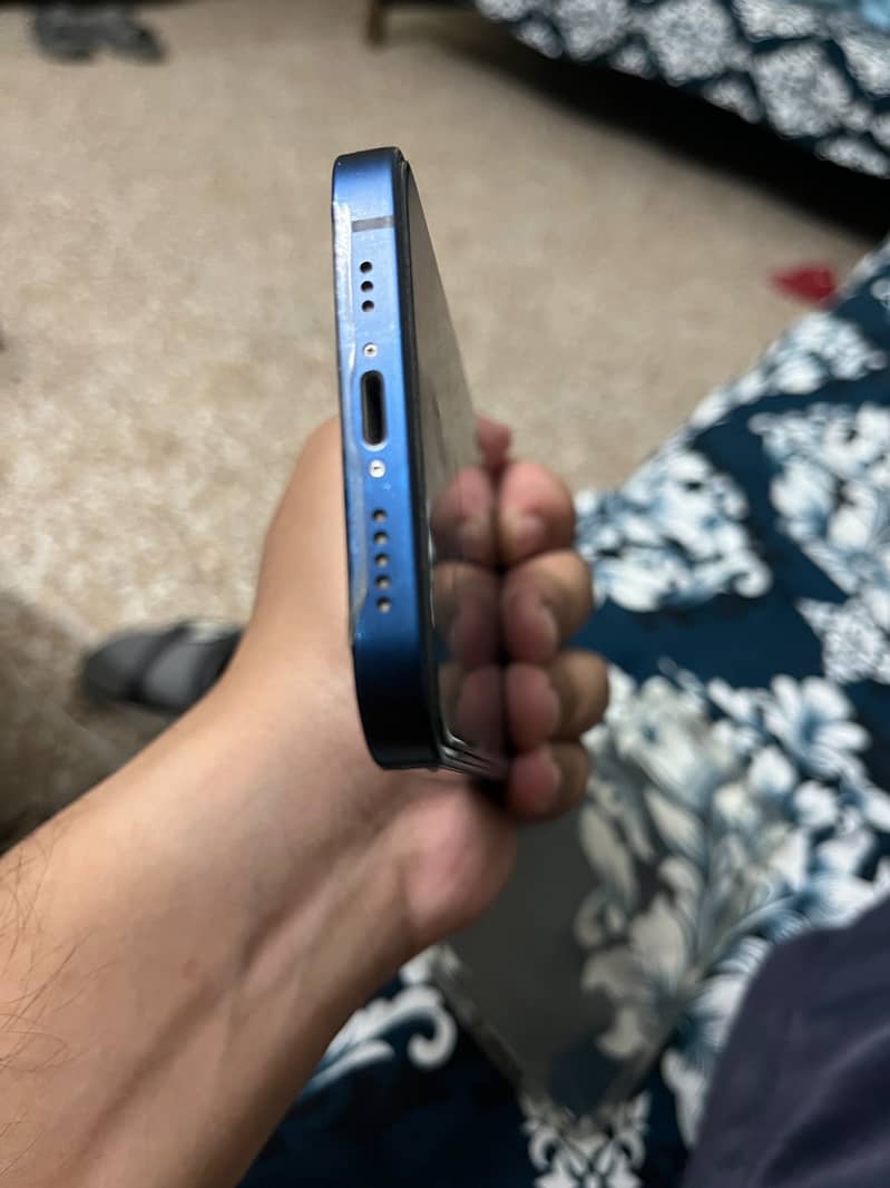 Apple iPhone 12 1