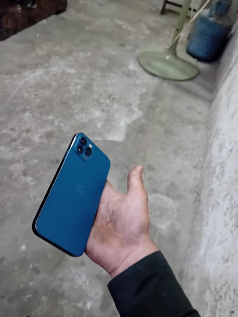 Apple iPhone 12 Pro 4