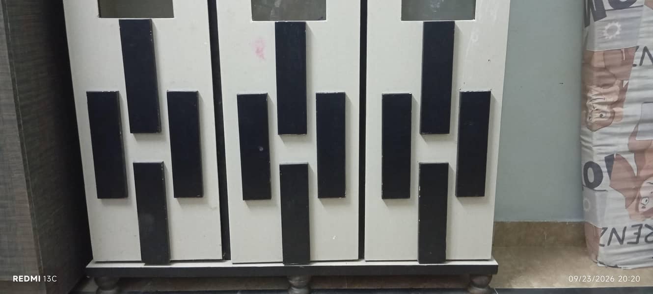divider 3