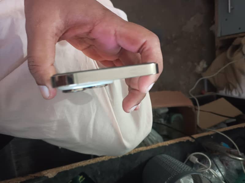 Apple iPhone 14 Pro Max 4