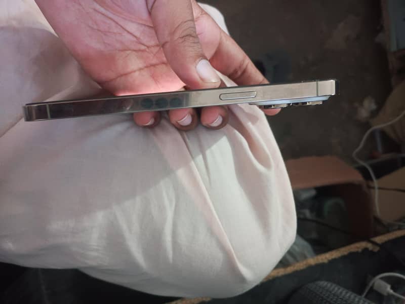 Apple iPhone 14 Pro Max 6