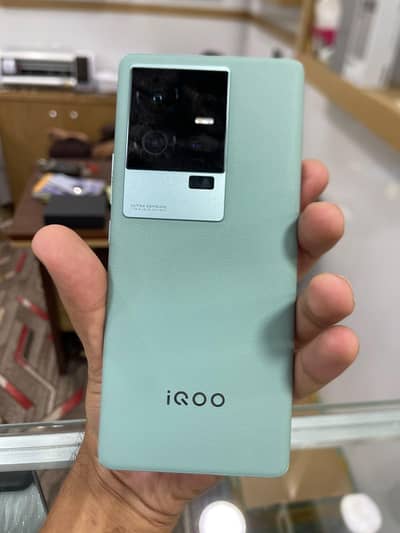 iQOO 11 Pro 5G (16GB RAM + 16GB Virtual / 512GB Storage)