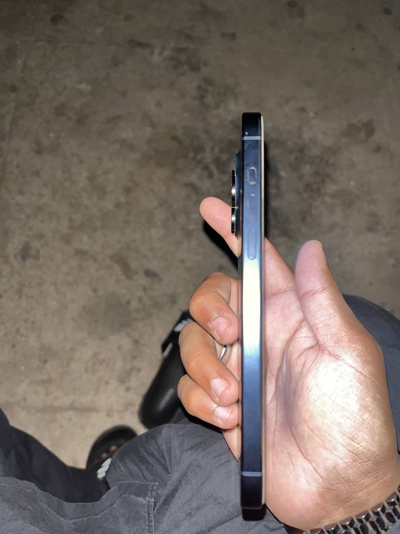 Iphone 15 pro max 6