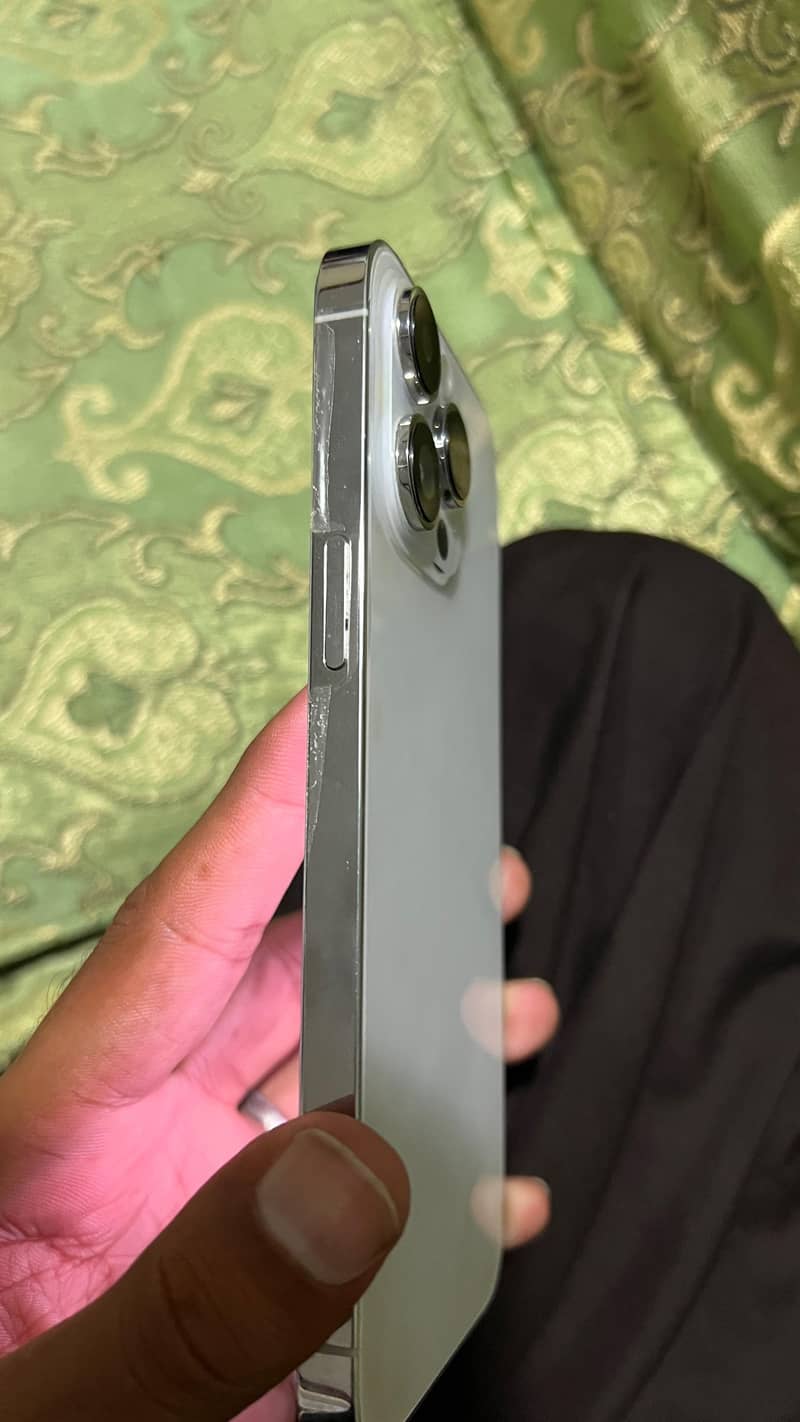 Apple iPhone 14 Pro Max 7