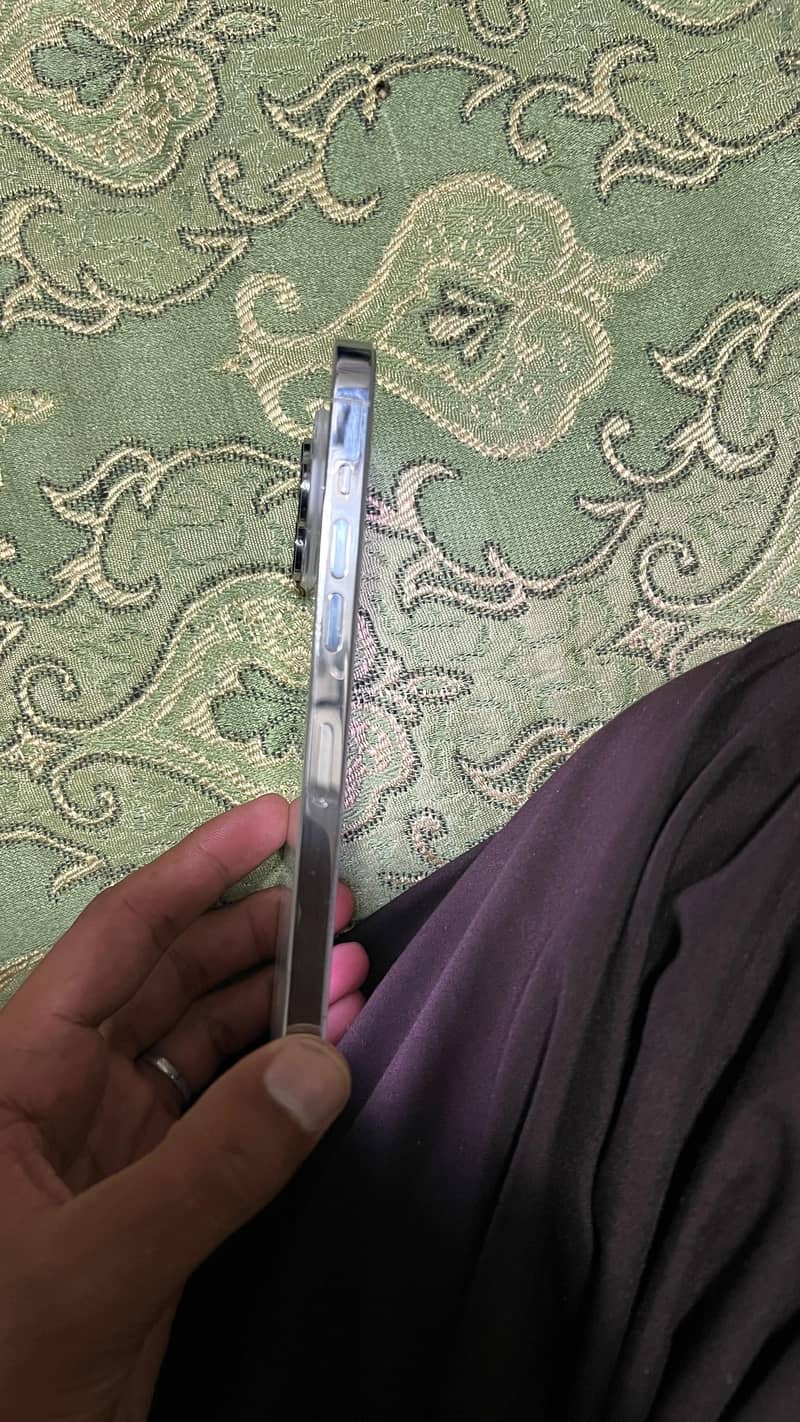 Apple iPhone 14 Pro Max 8