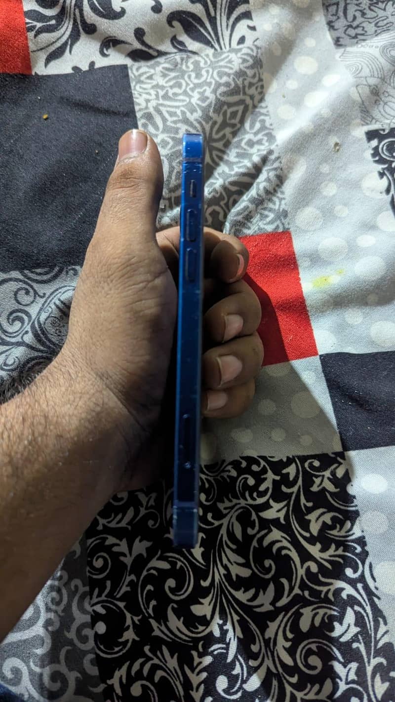 Iphone 12 4