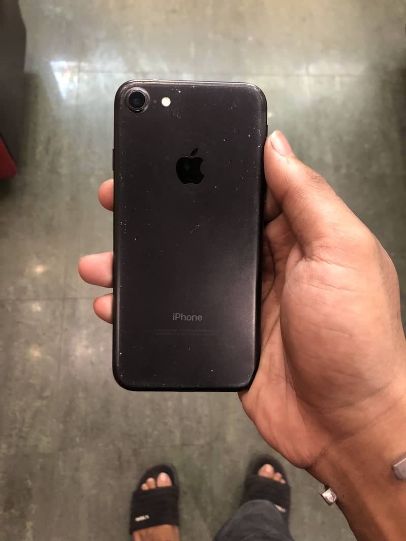 Apple iPhone 7 2