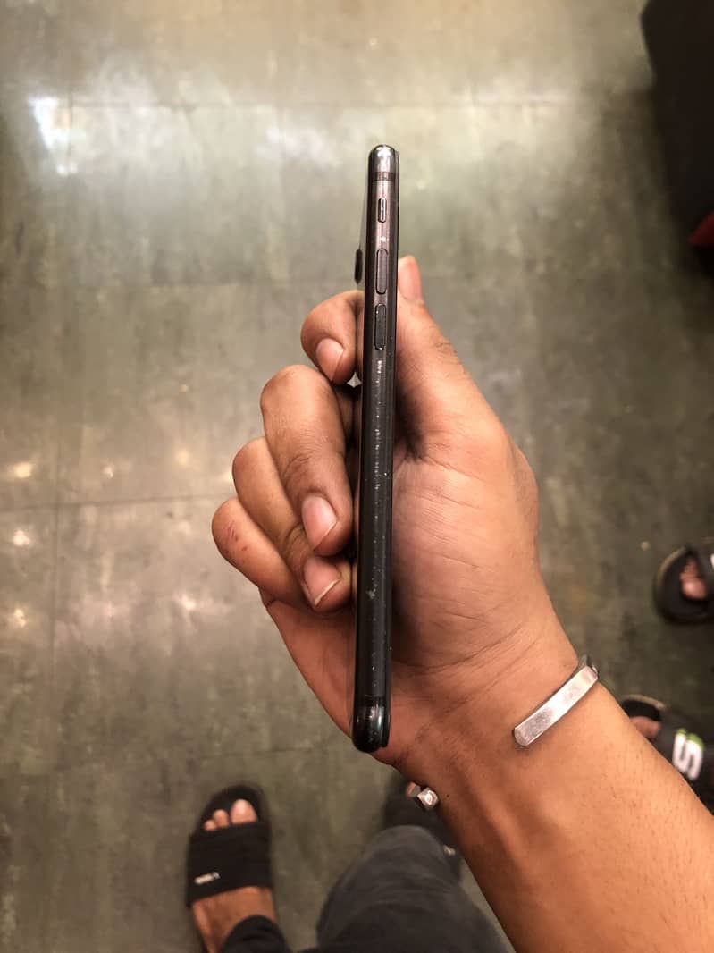 Apple iPhone 7 3