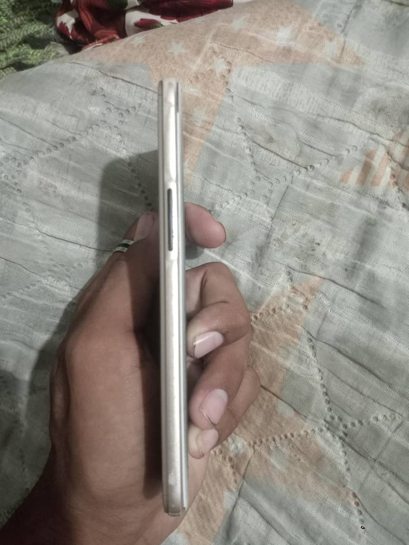 OPPO A37 4