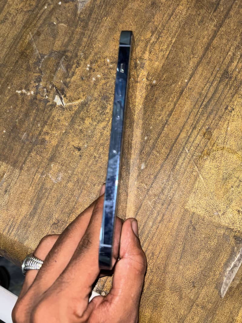 Apple iPhone 13 Pro Max 4