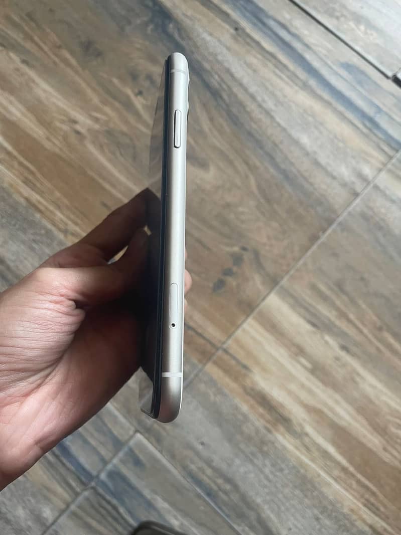 Apple iPhone 11 5