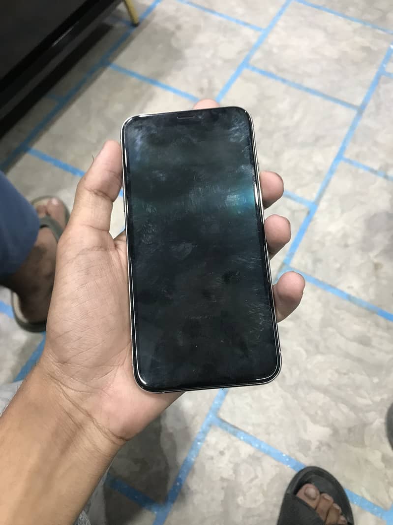 Apple iPhone XS 1