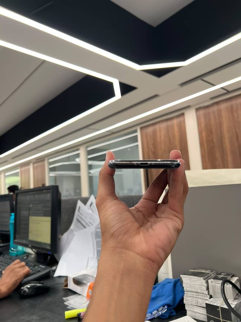 Apple iPhone X 5