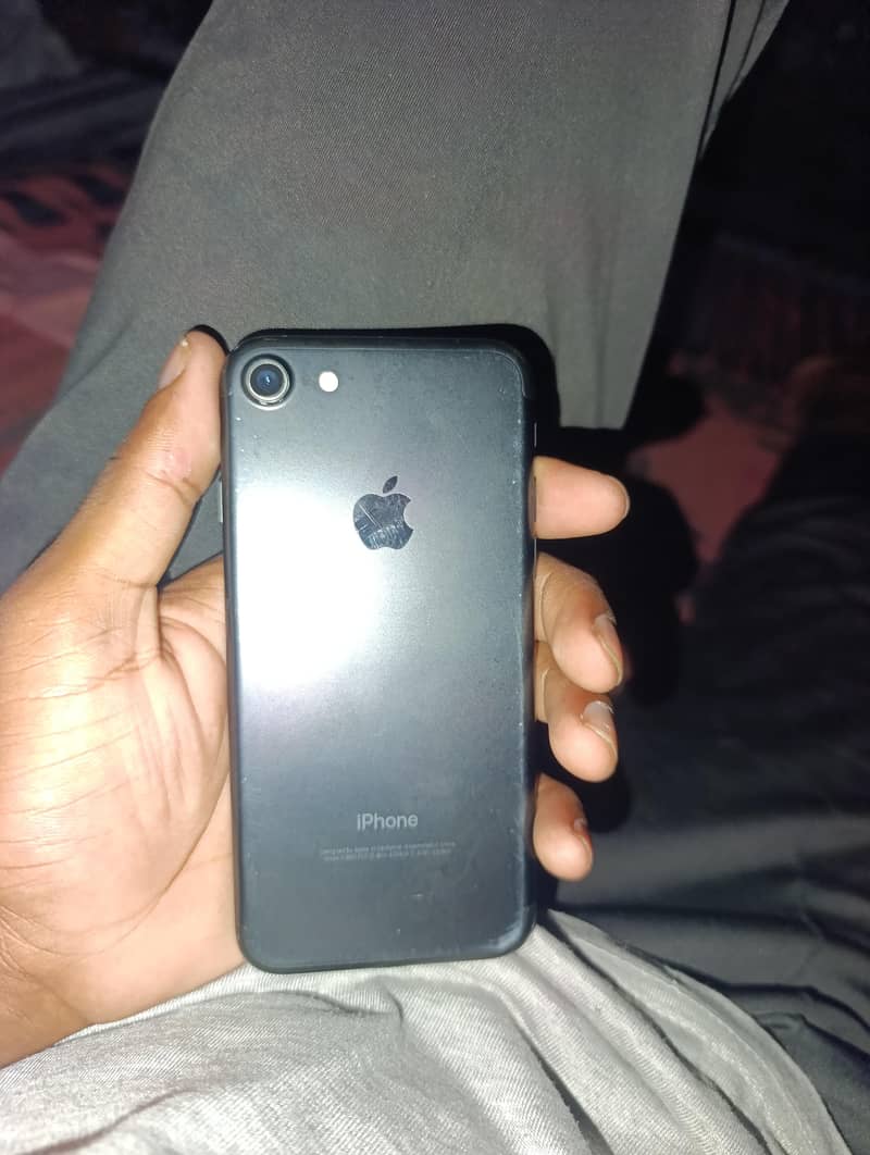 Apple iPhone 7 4
