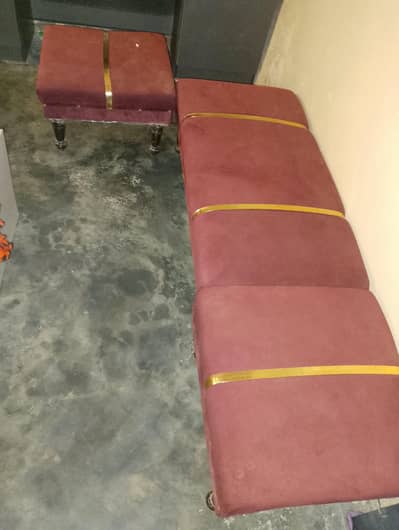 4 pees sofa's