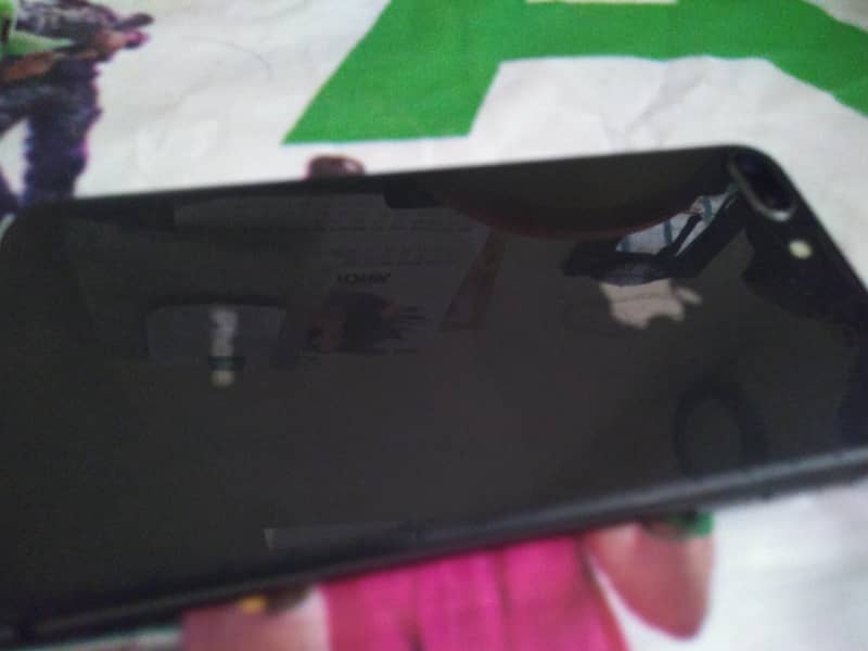 Apple iPhone 8 Plus 3