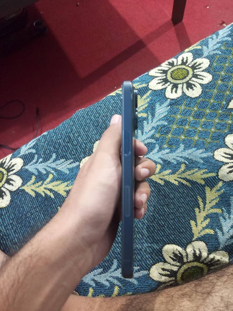 Apple iPhone 15 Pro Max 1