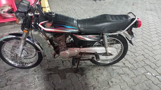2015 A Honda CG 125 2015 Model Lahore Number Smart Card Biometric