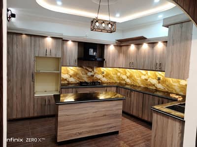 {V. vip location} 8 Marla Upper Portion