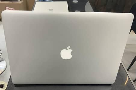 Macbook Pro 2015 16gb ram 512gb rom