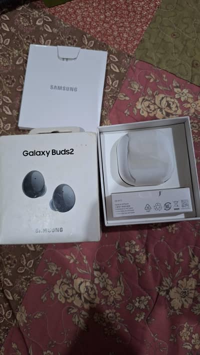 Original Samsung Galaxy Buds2- Complete Box &  Accessories