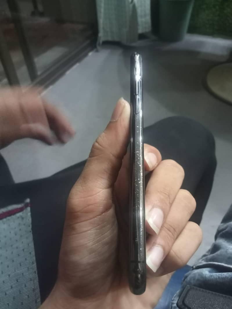 Apple iPhone X 0