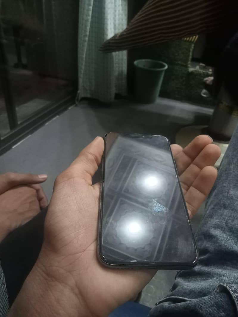 Apple iPhone X 2
