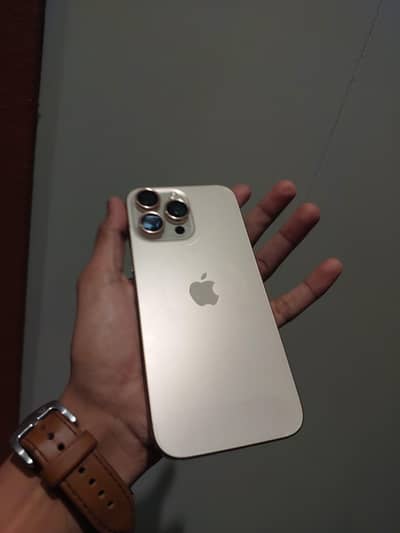 Apple iPhone 16 Pro Max