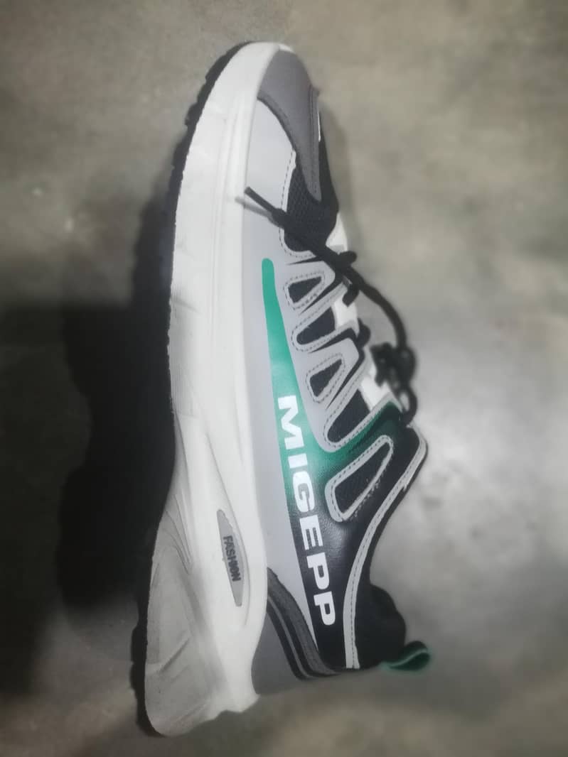 Size 44/8 1