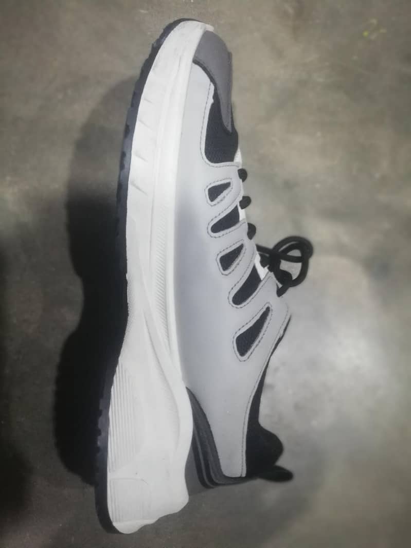 Size 44/8 2