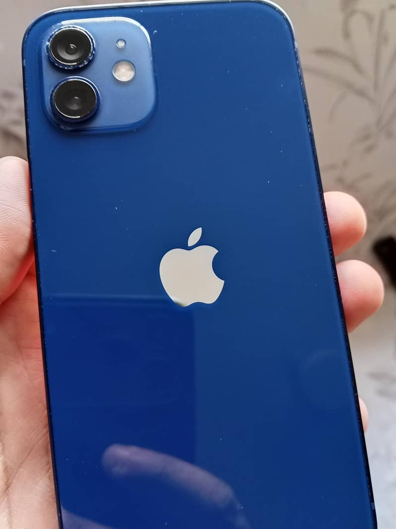 Apple iPhone 12 4