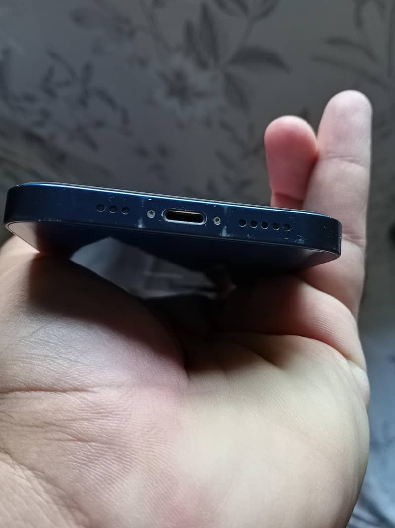 Apple iPhone 12 7
