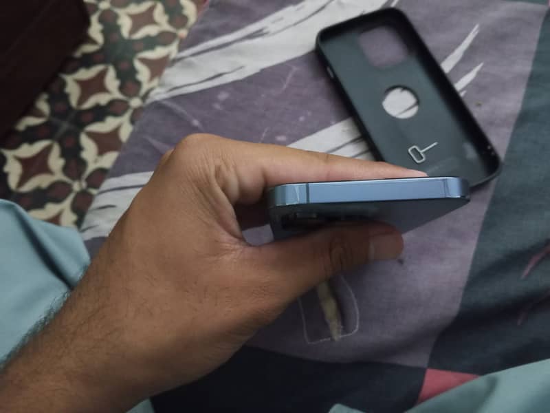 Apple iPhone 13 Pro 2