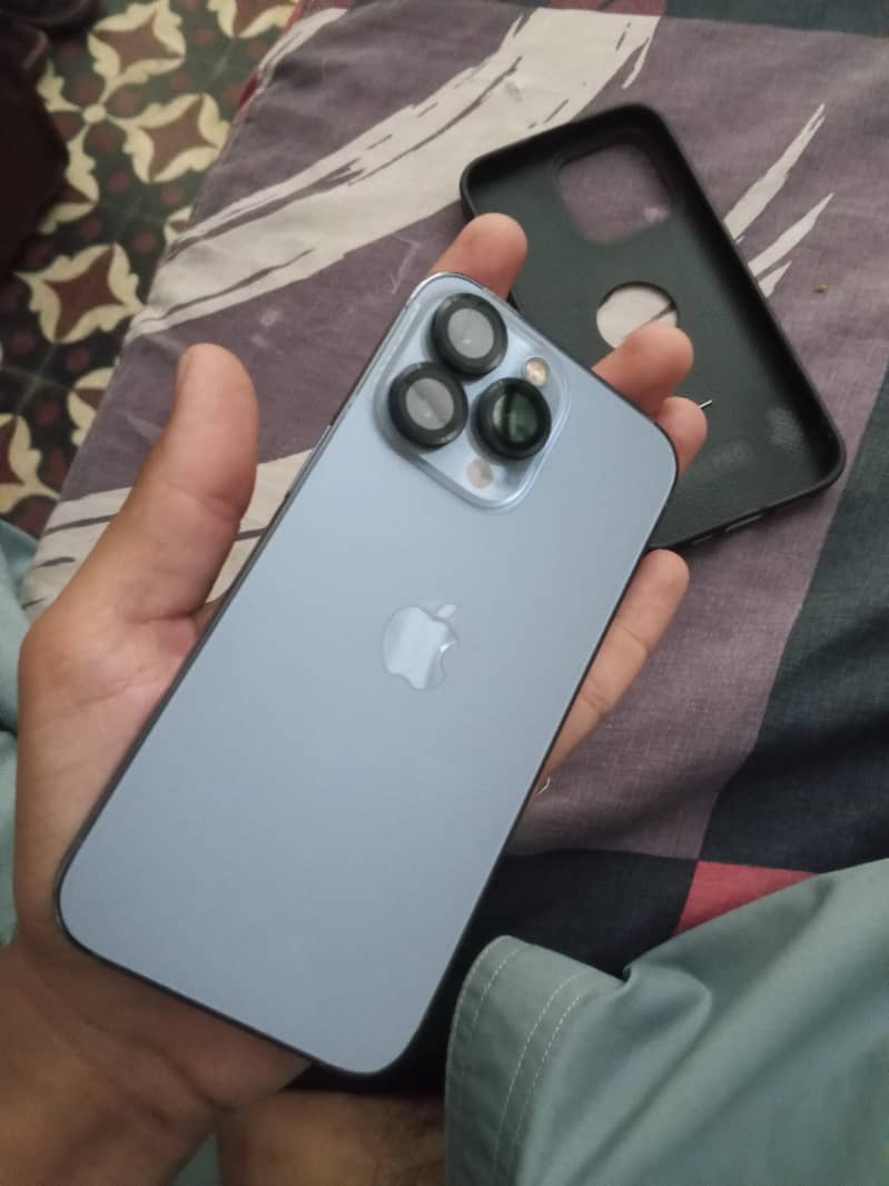 Apple iPhone 13 Pro 3