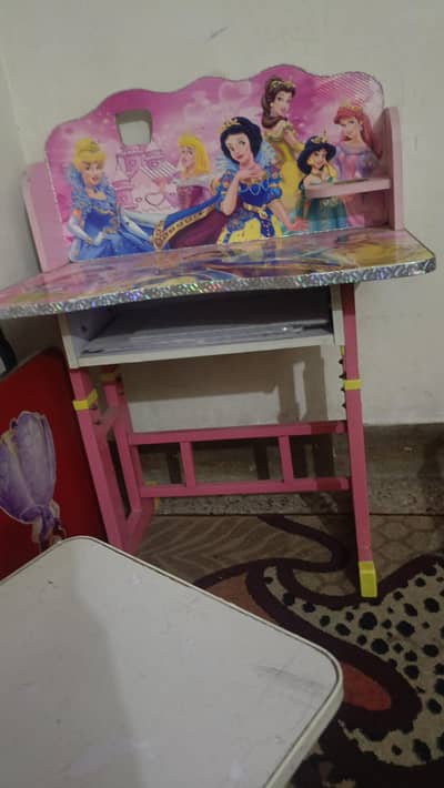kids tables and chair