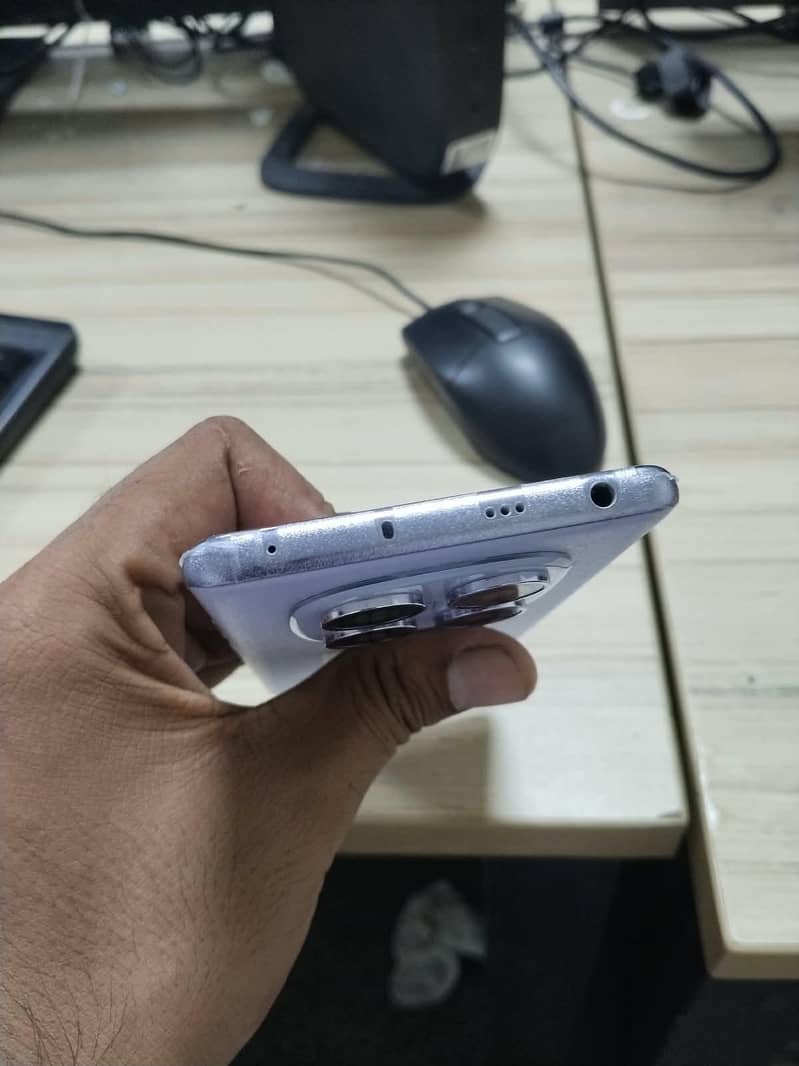 Xiaomi Redmi Note 14 Pro 5