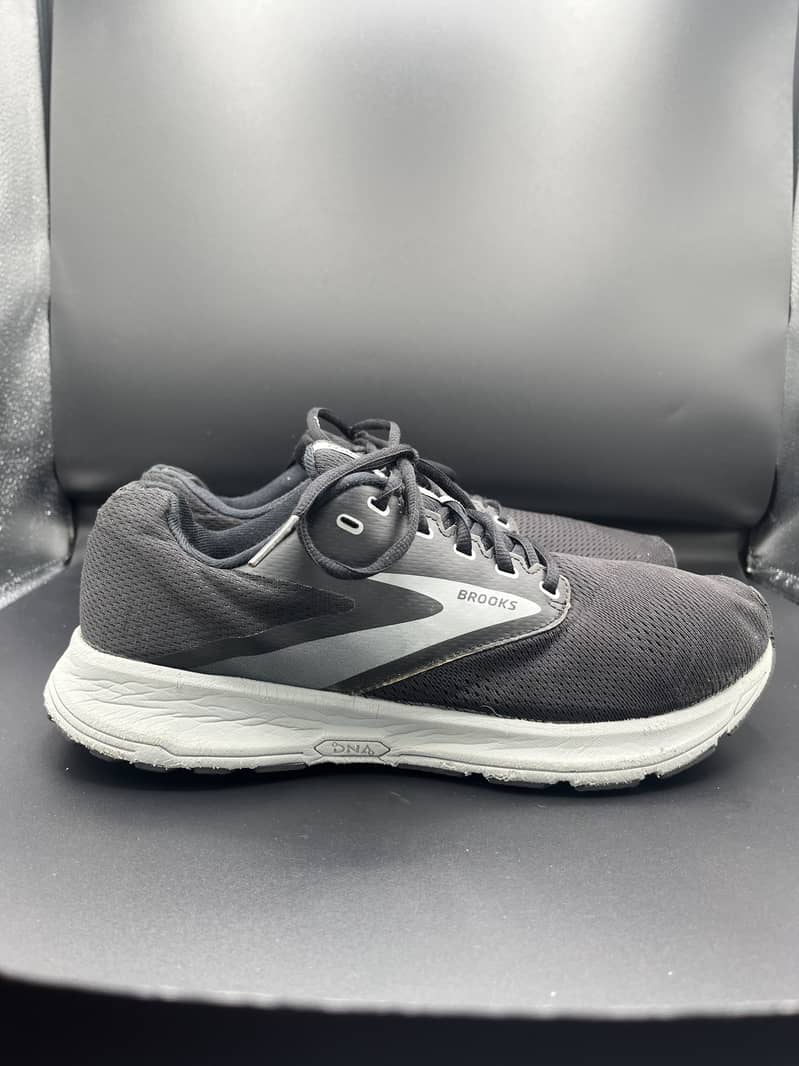 Premium running article 4