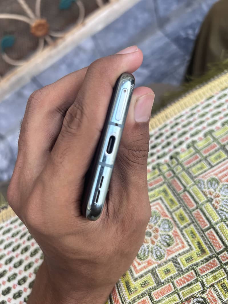 One Plus 10 Pro 4