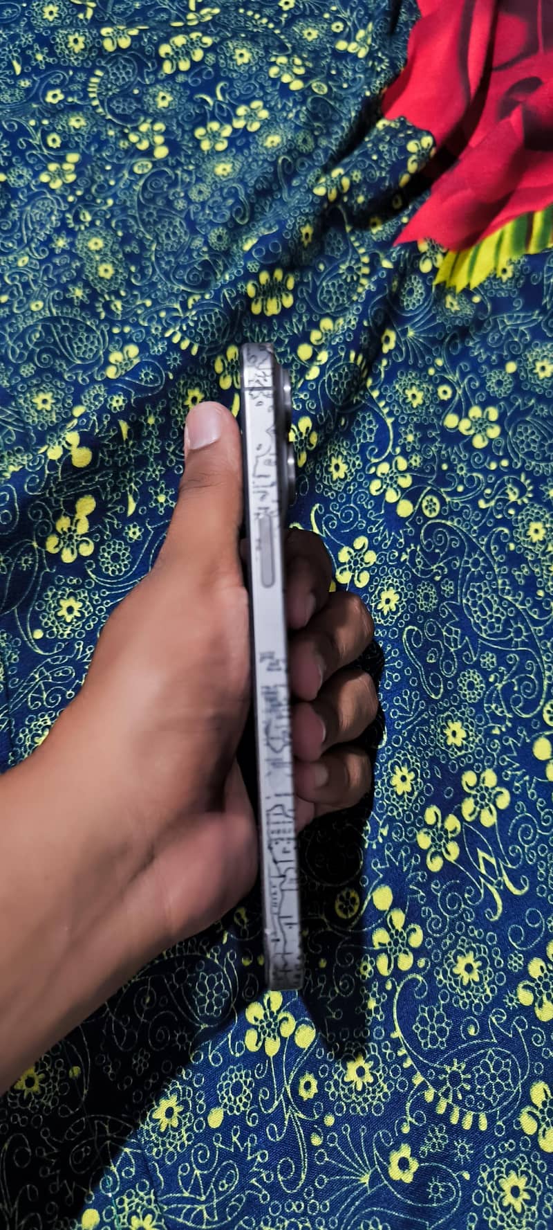 Apple iPhone 15 Pro Max 4